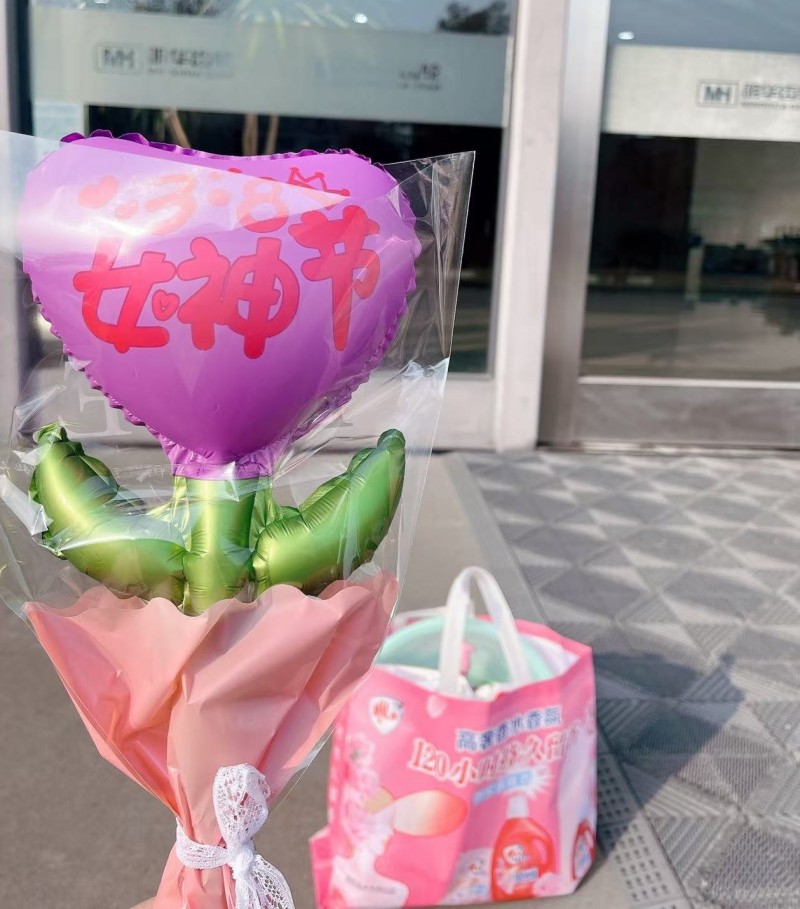 Wenling Minghua Gear ยกย่อง 'พลังของเธอ': ผู้หญิงวัยทำงานเบ่งบานด้วยความฉลาดและเปล่งประกายด้วยเสน่ห์ของผู้หญิง